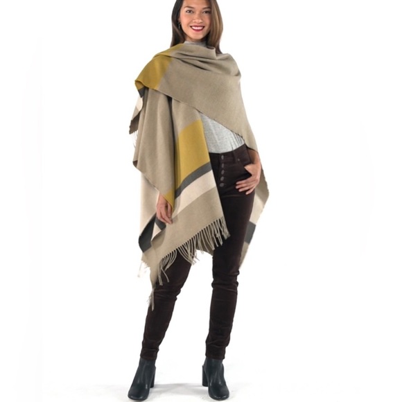 Cabi Travel Cape, One size - Picture 3 of 4